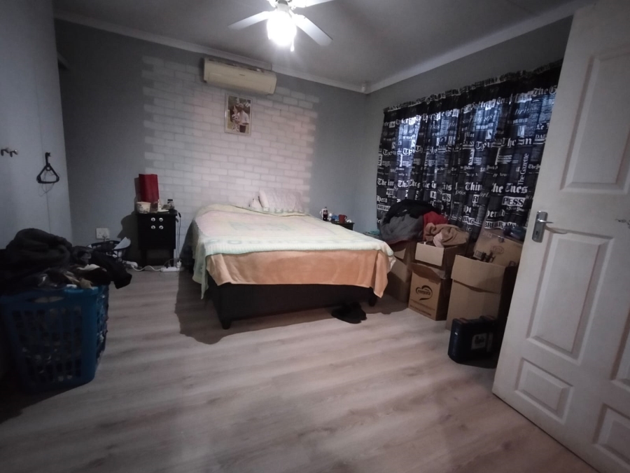 2 Bedroom Property for Sale in Geelhoutpark North West